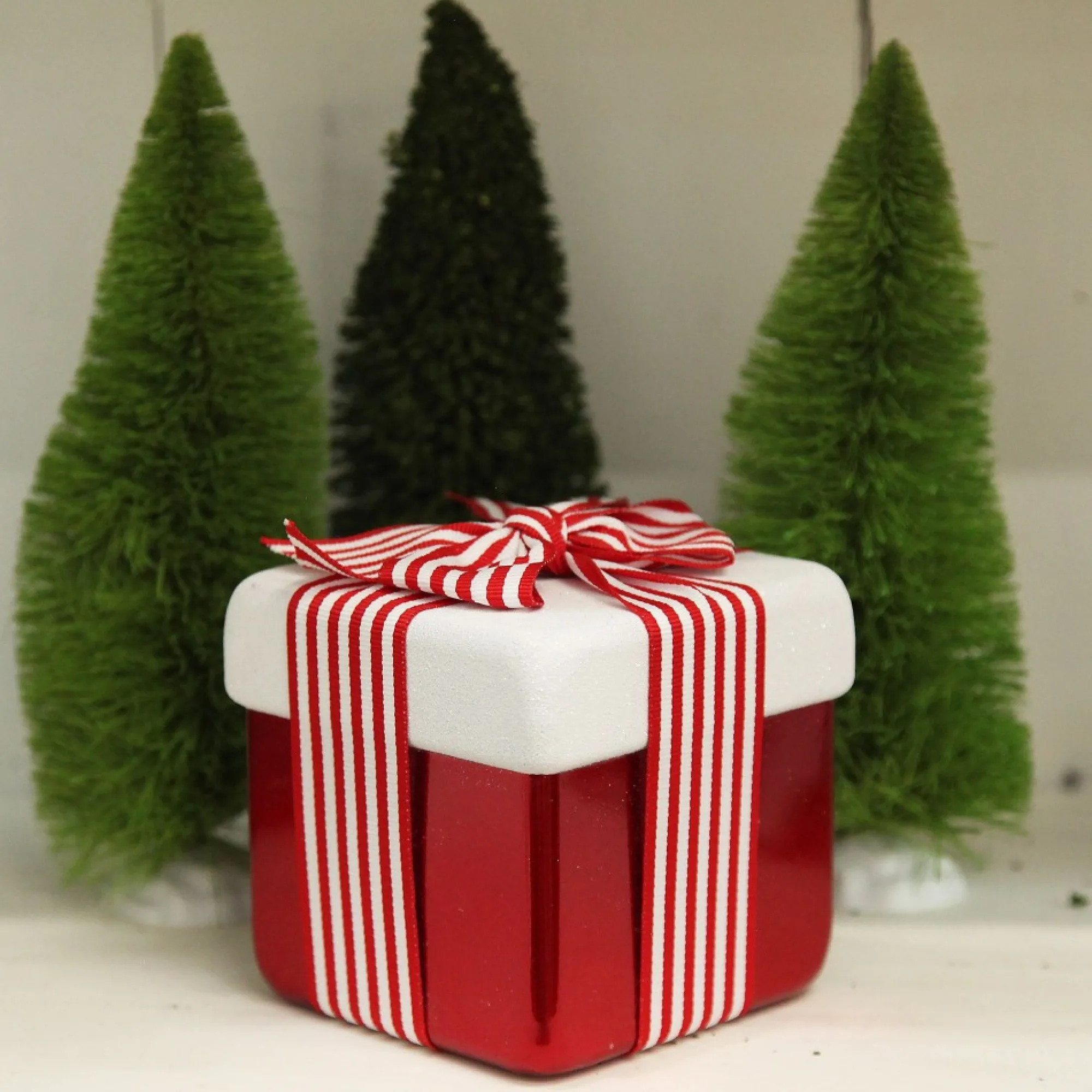 Cute Red and White Hanging Gift Box Christmas Decoration Cheap