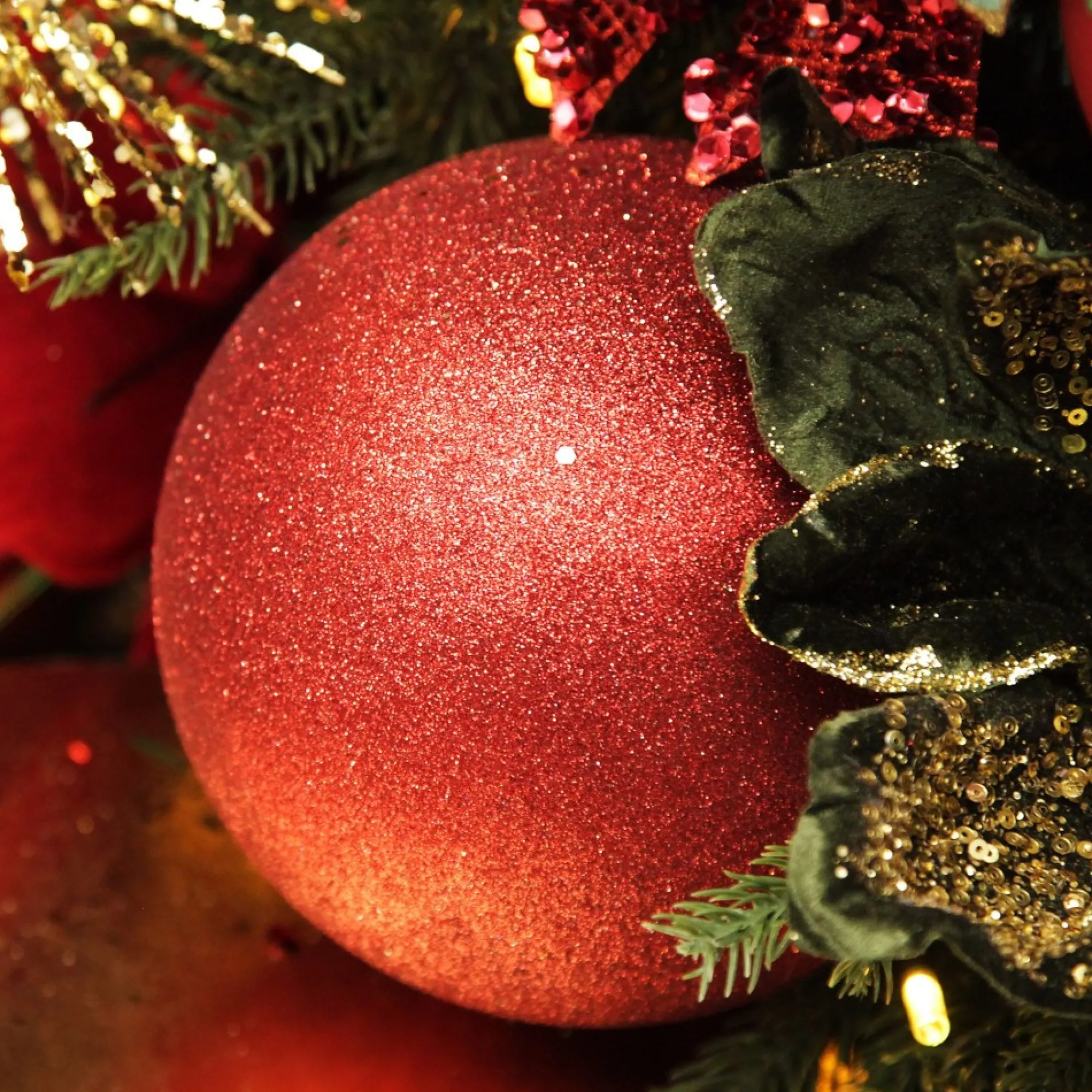 Red Jumbo Shatterproof Christmas Bauble Decoration Store