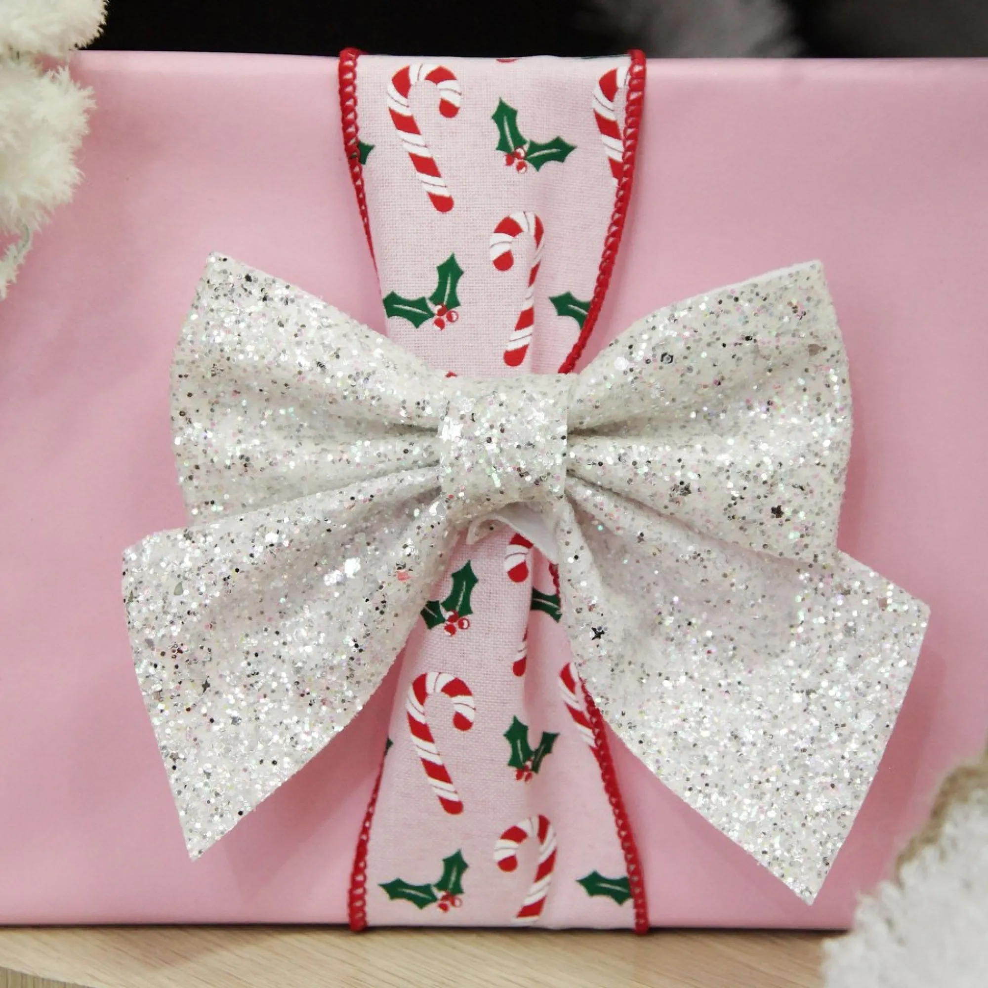 White Glitter Bow - Set of 2 Discount