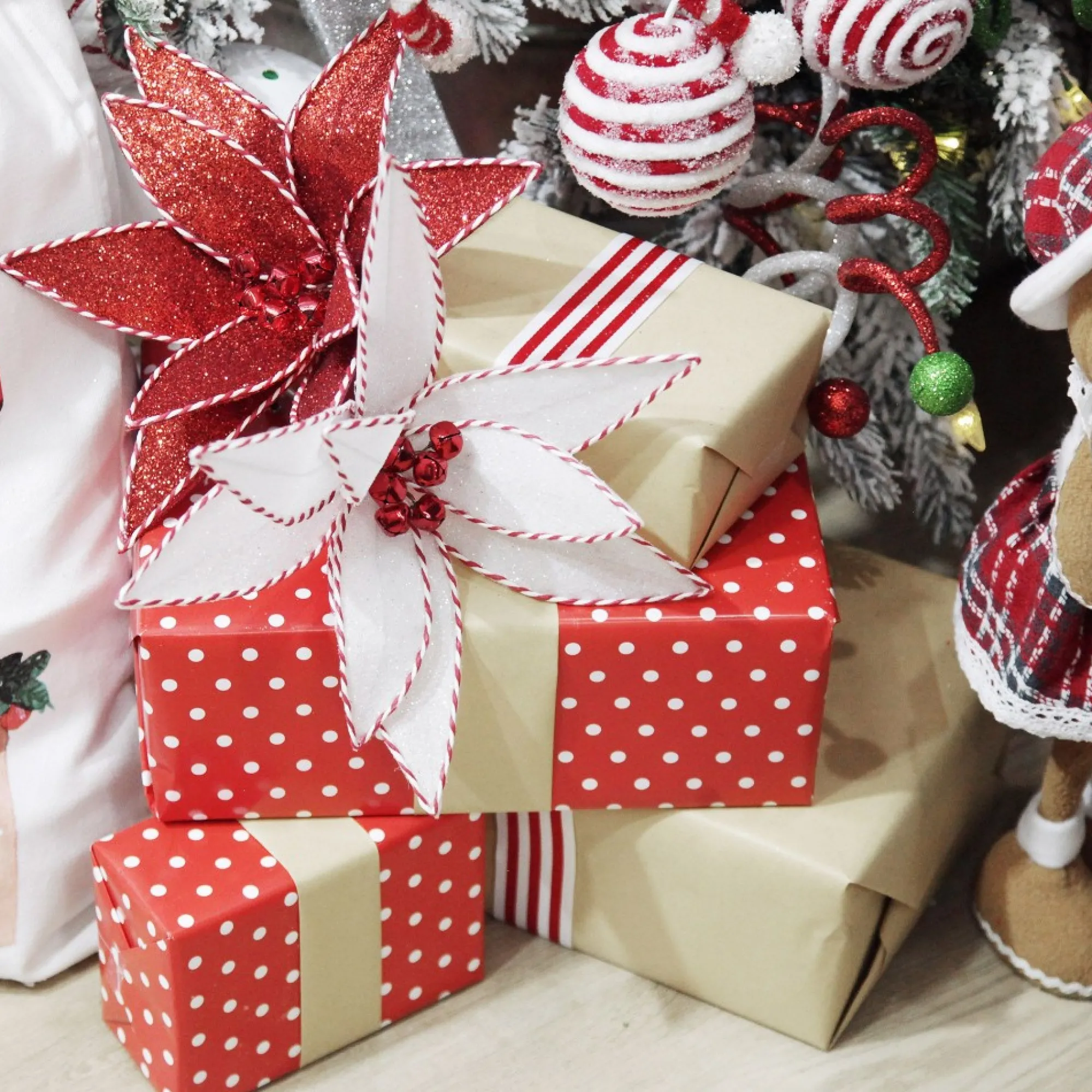 White Glitter Poinsetta Flower Clip with Twine Trim and Bells Best